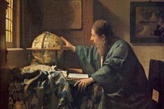 Peinture de Johannes Vermeer, L'Astronome. Un homme est assis à son bureau et place sa main droite au-dessus d'un globe terrestre, posé sur son bureau.