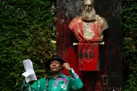 Situé dans un parc luxuriant à la périphérie de Bruxelles, l’AfricaMuseum affiche l’ambition, de se « décoloniser ». Que cela signifie-t-il ? Le pari est-il réussi ?